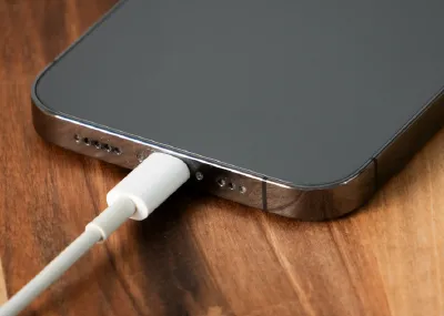 主機板漏電-iPhone換原廠電池